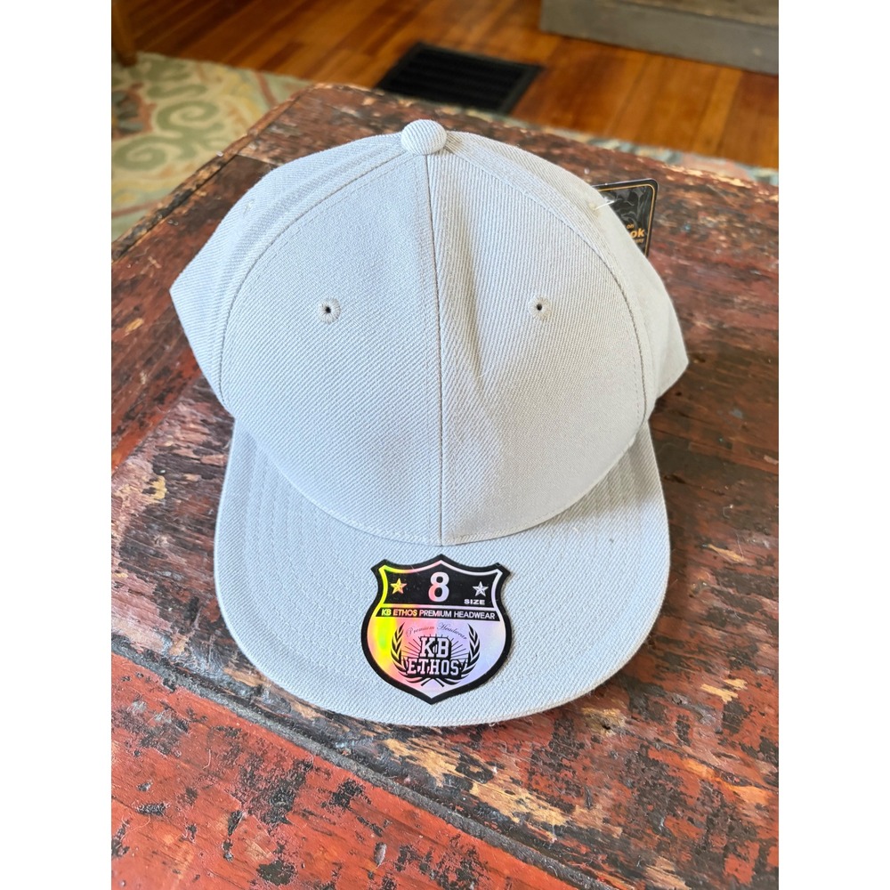 KB Ethos Mens Fitted Baseball Cap Light Gray Flat Brim Hat Size 8 Premium